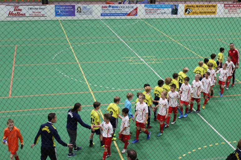 Exciting U11 game: White Eagles Calgary vs Rangers Royals 6:6